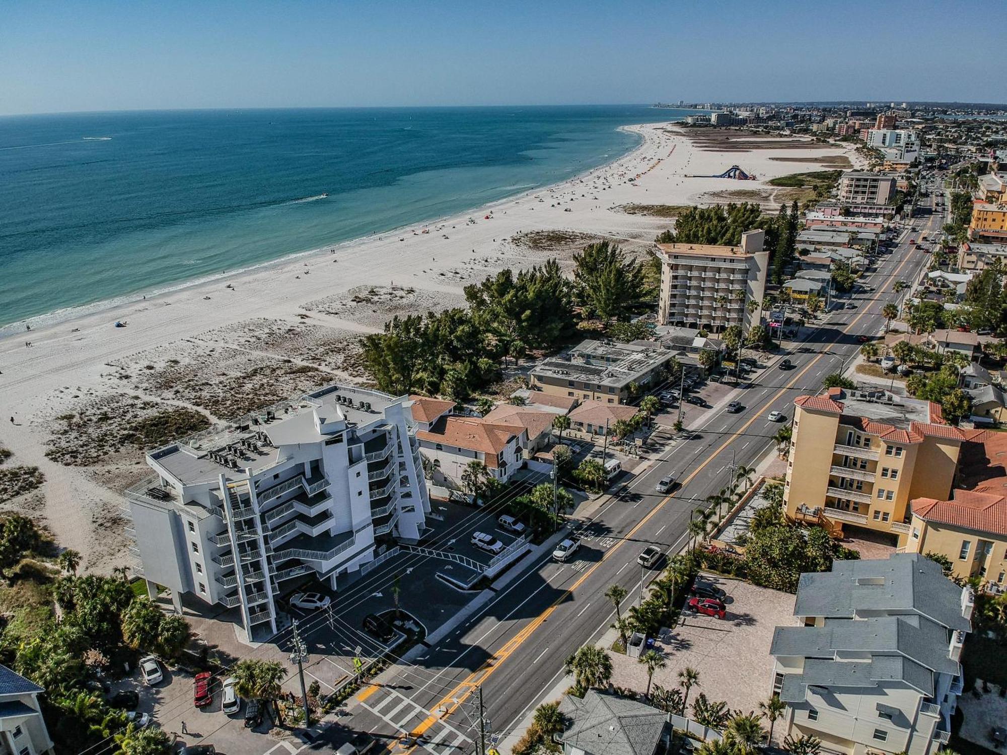 Oceana 202 West St. Pete Beach Exterior foto