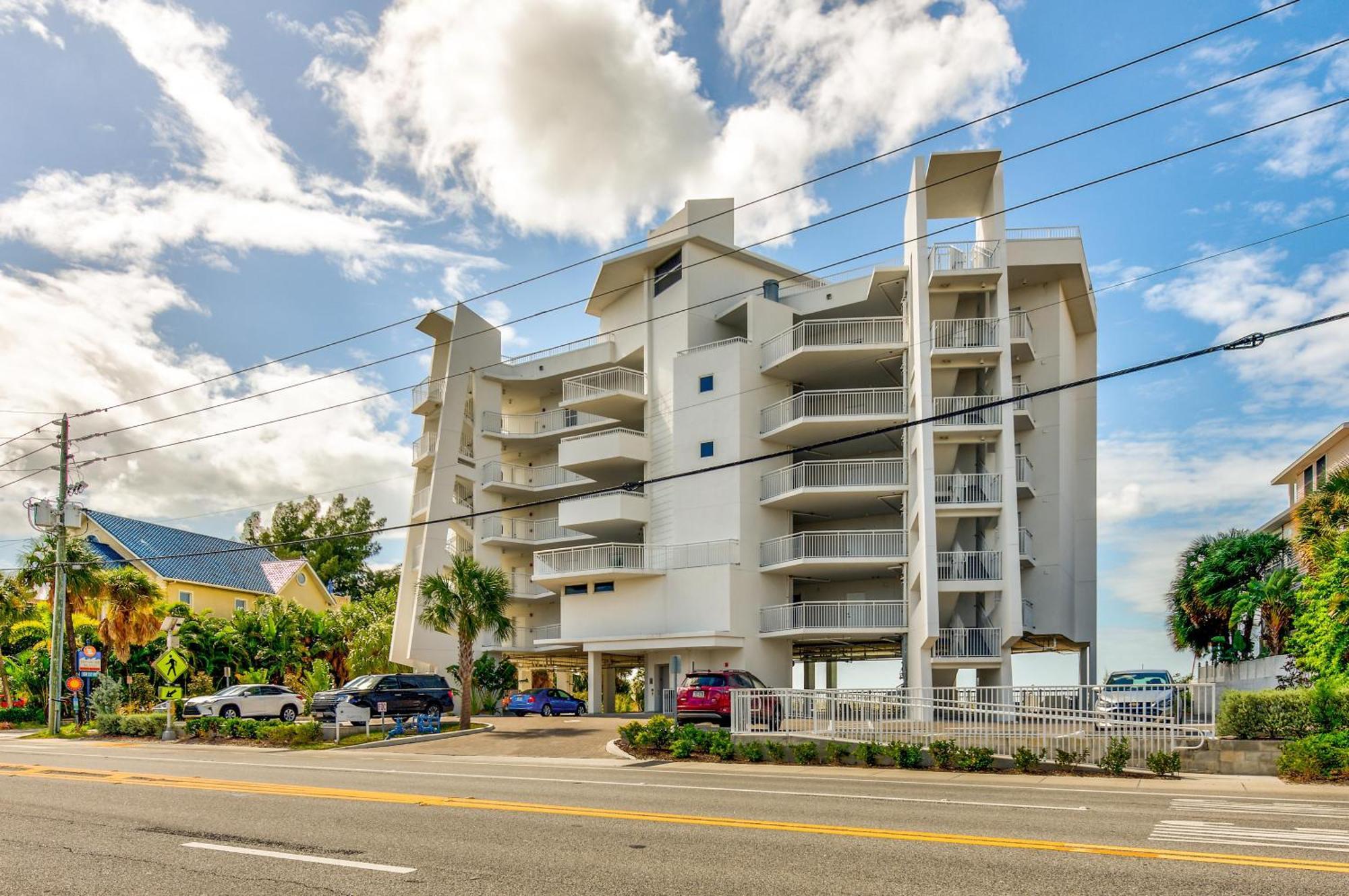 Oceana 202 West St. Pete Beach Exterior foto