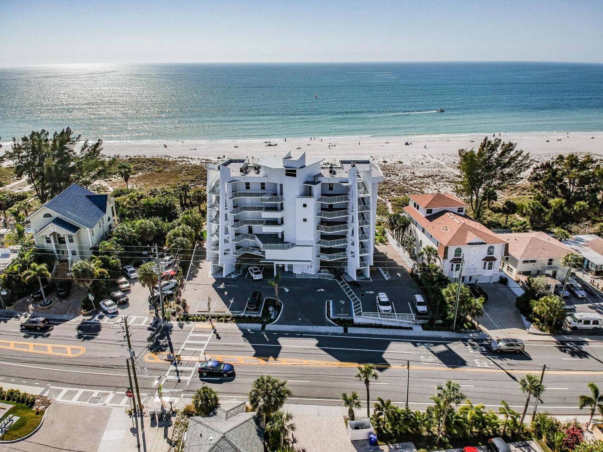 Oceana 202 West St. Pete Beach Exterior foto